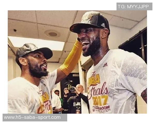 小南斯谈詹姆斯与科比领导风格差异幽默风趣与严格要求的对比分析